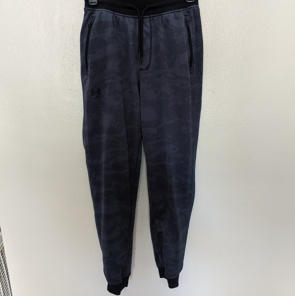Under Armour sweatpants/joggers